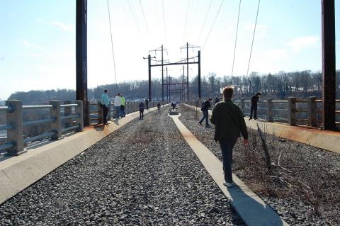 manayunk bridge top